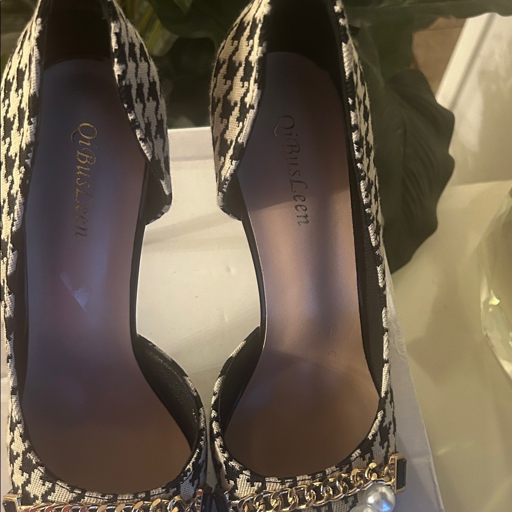Yuzefi Houndstooth Heels with Pearl Detail - Picture 7 of 13